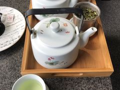 -隐秀山居酒店大堂吧