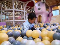 -多多淘儿童体验中心(重庆来福士店)