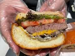 松露菌菇奶酪牛肉汉堡-JPG canteen(广州寺右公馆店)