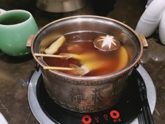松茸昆布锅底-金陵饭店 56F 家·海鲜火锅餐厅