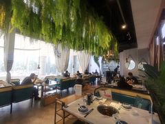 大堂-三个椰子·现砍椰子鸡(金源CBD店)