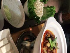 -野山舂·贵州现舂酸汤火锅(鸿通城店)