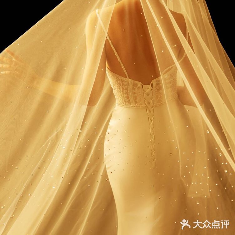 室内极简风婚纱照✨唯美👉光影的代言词