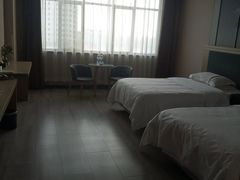 -库车国际酒店(火车站东湖公园店)