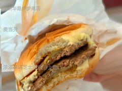 浓浓高达芝士双层吉士堡-麦当劳(新华路步步高店)