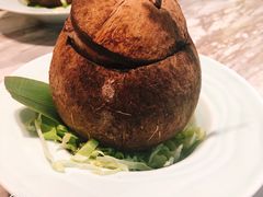 原汁椰子乌鸡功夫炖汤-汤城小厨•粤菜•靓汤(西直门凯德MALL店)