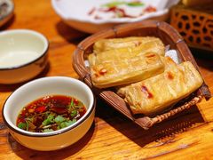 石屏烧豆腐-老滇山寨•云南特色菜•地方菜•民族风情歌舞表演(金碧店)