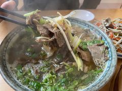 牛肉罩饼-清真·白家牛肉罩火烧老店(育才街店)