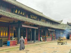 -峨眉山报国寺