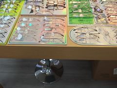 -天空之镜眼镜店蔡司依视路配镜授权零售店(望京颐堤港店)