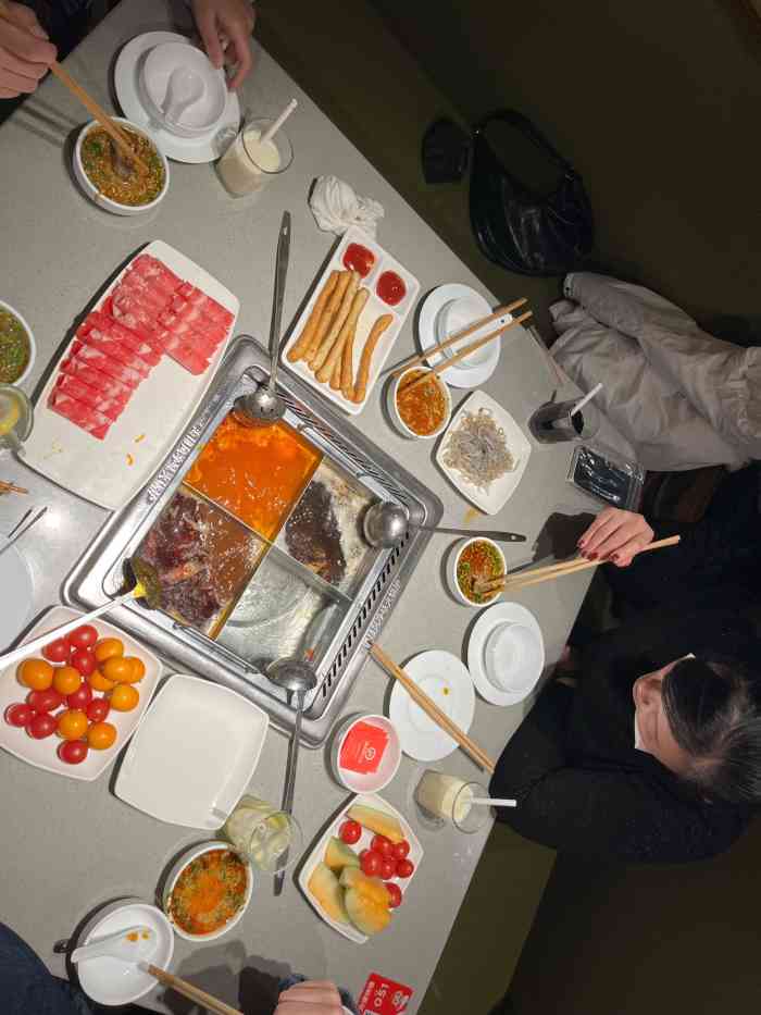 海底捞火锅(益阳印象汇店)-"这个是平安夜去的,稍微排了一下队,也不是