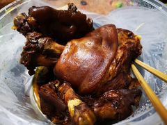 香酱热肘子-傅记酱肉