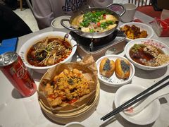 -渝是乎酸菜鱼·川渝小炒(新世界百货望京店)