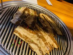 -草家酱蟹炭火烤肉店(珲春南路一店)
