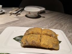 蛋煎裹蒸粽-广州花园酒店荔湾亭·地道点心·粤式饮茶