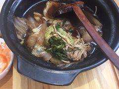 牛肉煎锅，三片牛肉，菜都没煮熟就上来了，与图片严重不符，根本不是锅，不能加热-和风日本料理(腾飞园店)