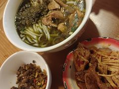 -矮子粉店1985·长沙米粉(湘春路店)