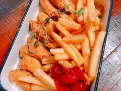 美式风味炸鸡翅配薯条-MIKAKU(万达广场上海宝山店)