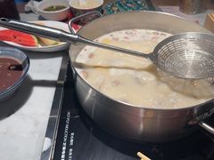 -尚尚仙·酸汤猪手·猪肚鸡火锅(华联万柳购物中心店)