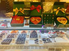 面包甜点陈列柜-GODIVA(王府井apm店)