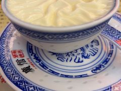 -广信牛奶甜品世家(台东店)