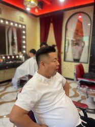 -东方先生国潮男士理发馆