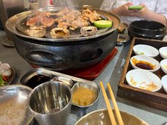 -围炉肉舍•炭烤活鳗•丹东海鲜烤肉(步行街店)