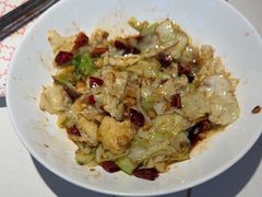 -阿瓦山寨·湘菜现炒·剁椒鱼头王(咸阳总店)