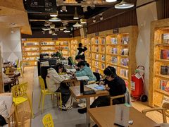 -新华里咖啡书吧(新华书店小寨店)