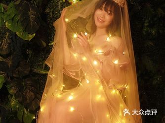 在广州拍个性写真有很多风格可选择拍摄的，那怎么样才可