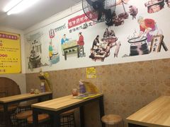 用餐区-牛师傅广式药膳牛骨汤美食(江南西店)