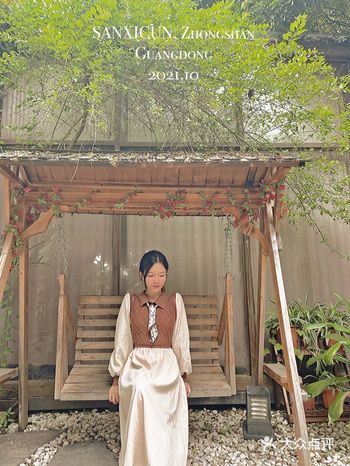 三溪村|一公里之外还是购物中心，这就变成成都小酒馆了