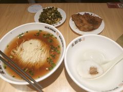 -朱新年·苏式汤团·面点(北寺塔店)