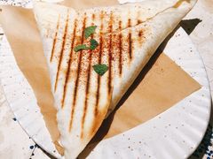 热压凤梨奶酪猪肉三角馅饼-野草莓自由市场