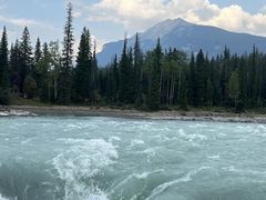 -阿萨巴斯卡瀑布观景点