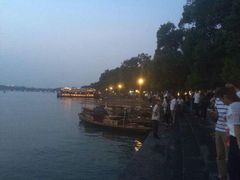android_upload_pic-西湖游船