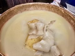 -鲜入围煮花胶鸡海鲜火锅