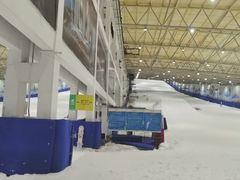 -乔波室内滑雪场