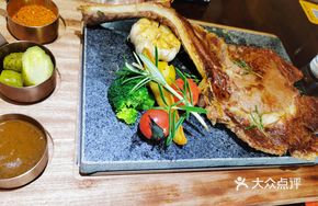 Australian M9 Charcoal Grilled Tomahawk Steak