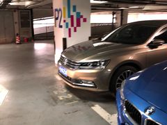 -大宁国际商业广场-地下停车库