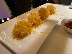 金丝虾球-尘香•传统川菜(创汇首座店)