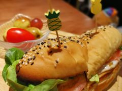 香煎鸡肉三明治-POKEE VIA&Brunch·维娅(重庆来福士店)