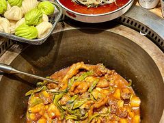 -山河屯铁锅炖·非遗东北菜(南山店)