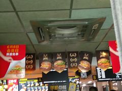 大堂-麦当劳(团结湖店)