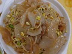 豆芽炒海蜇皮。-猪仔荣大排档(湾北路店)