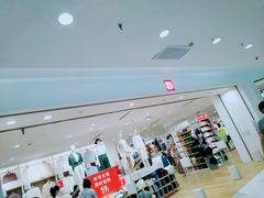 门面-优衣库(上海虹口龙之梦店)