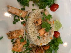 -Chom Cafe and Restaurant