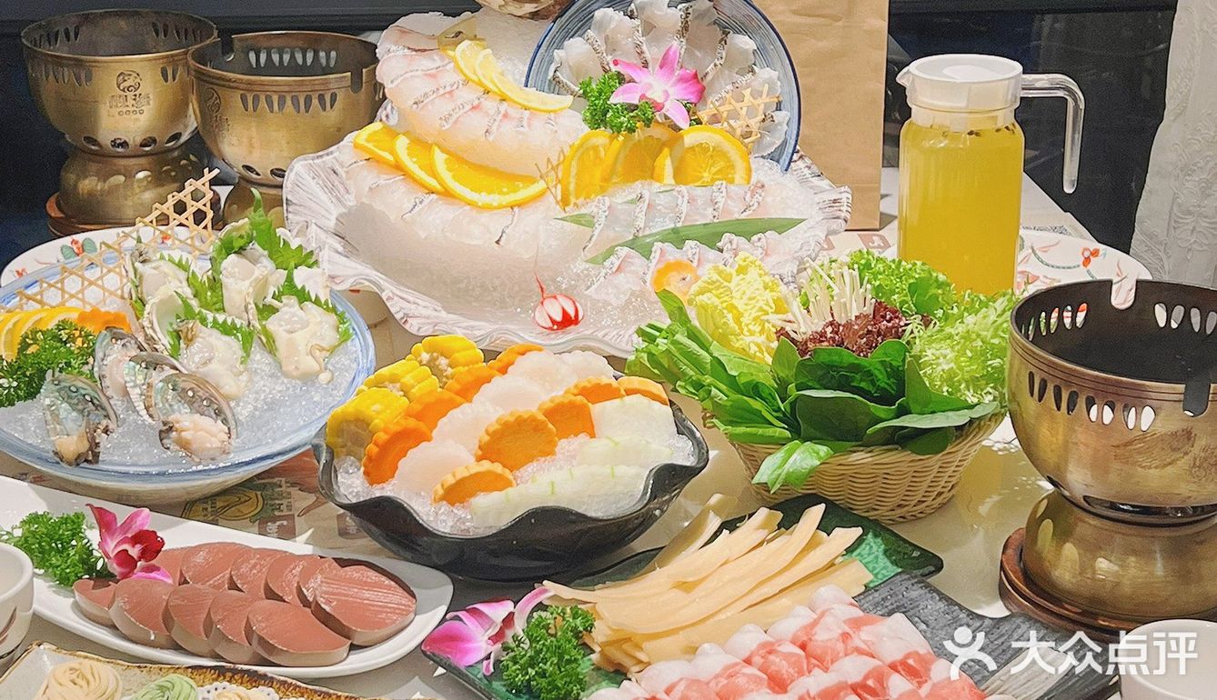 沉浸式海鲜🦞火锅🍲——视觉👀与味觉的盛宴