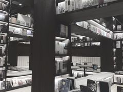 -钟书阁(群光广场店)