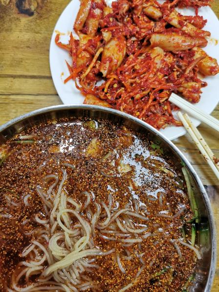 顺通大冷面(总店)-"想静静的吃碗面不可能!拿出你的东北人本色.